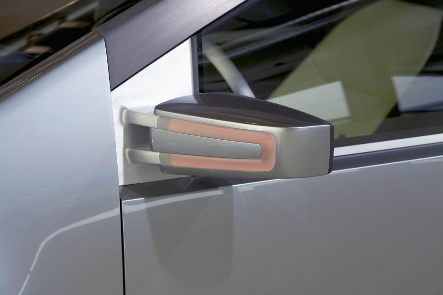  Nissan Azeal Concept 2005 года  (фото 18 из 26)